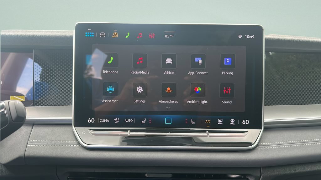 New 2026 Volkswagen Tiguan SE FWD image 17