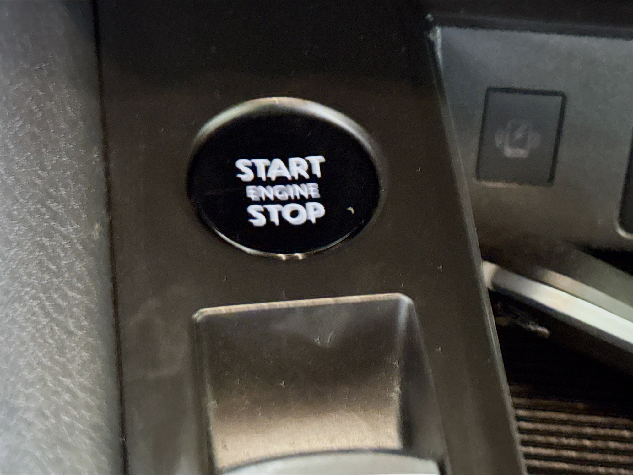 Used 2025 Nissan Kicks SV image 21