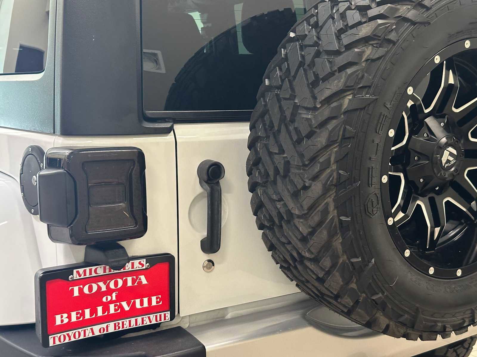Used 2013 Jeep Wrangler Unlimited Sahara w/ Connectivity Group AWD/4WD image 7