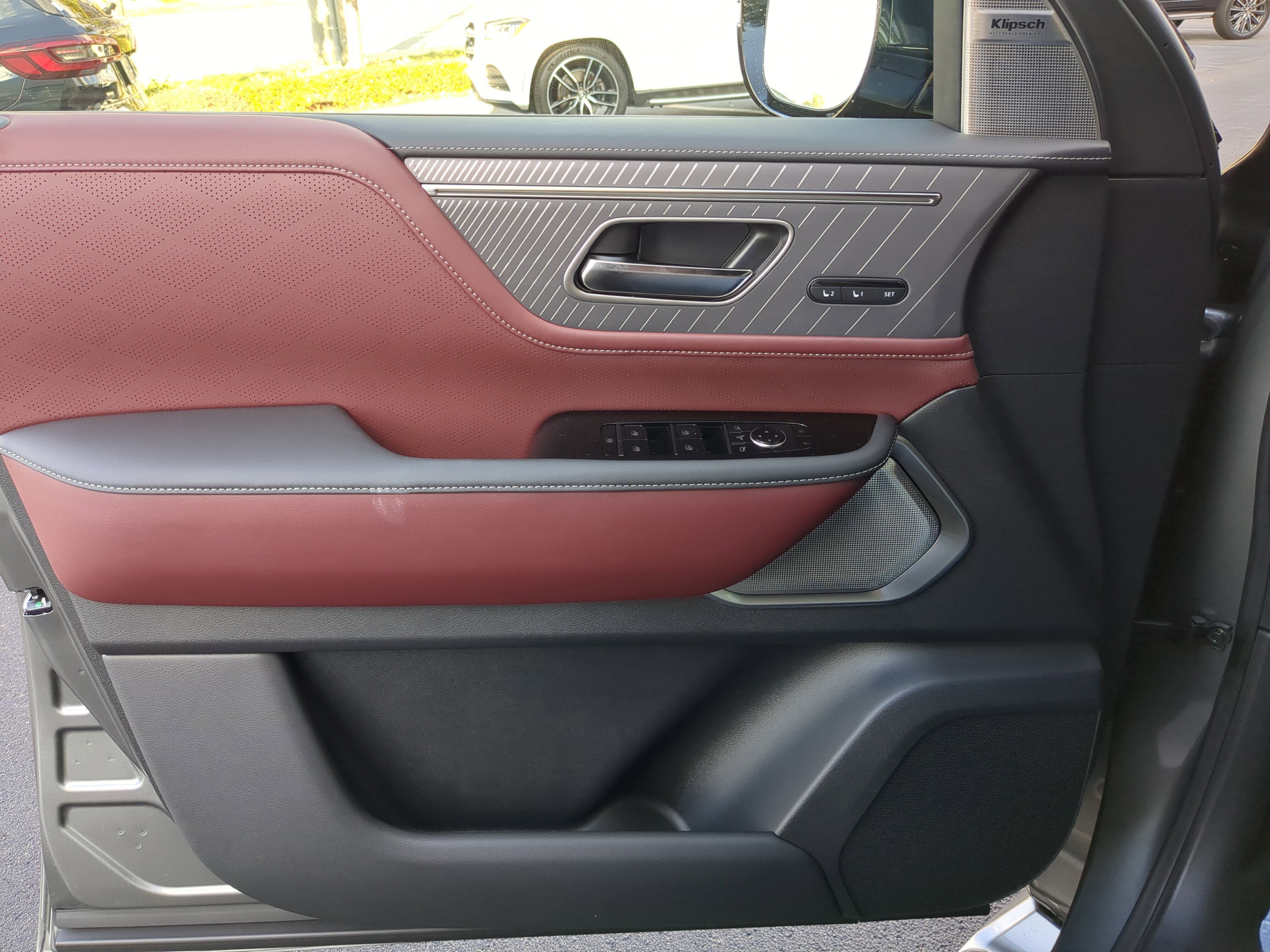 New 2026 INFINITI QX80 Autograph w/ Premium Cargo Package image 17