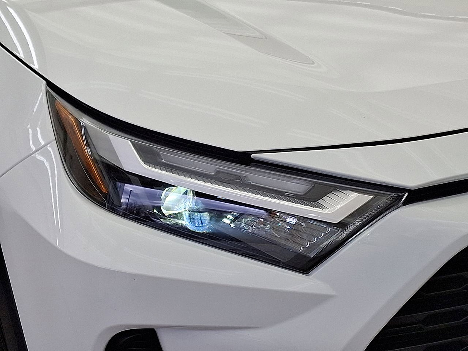 Certified 2025 Toyota RAV4 LE image 28