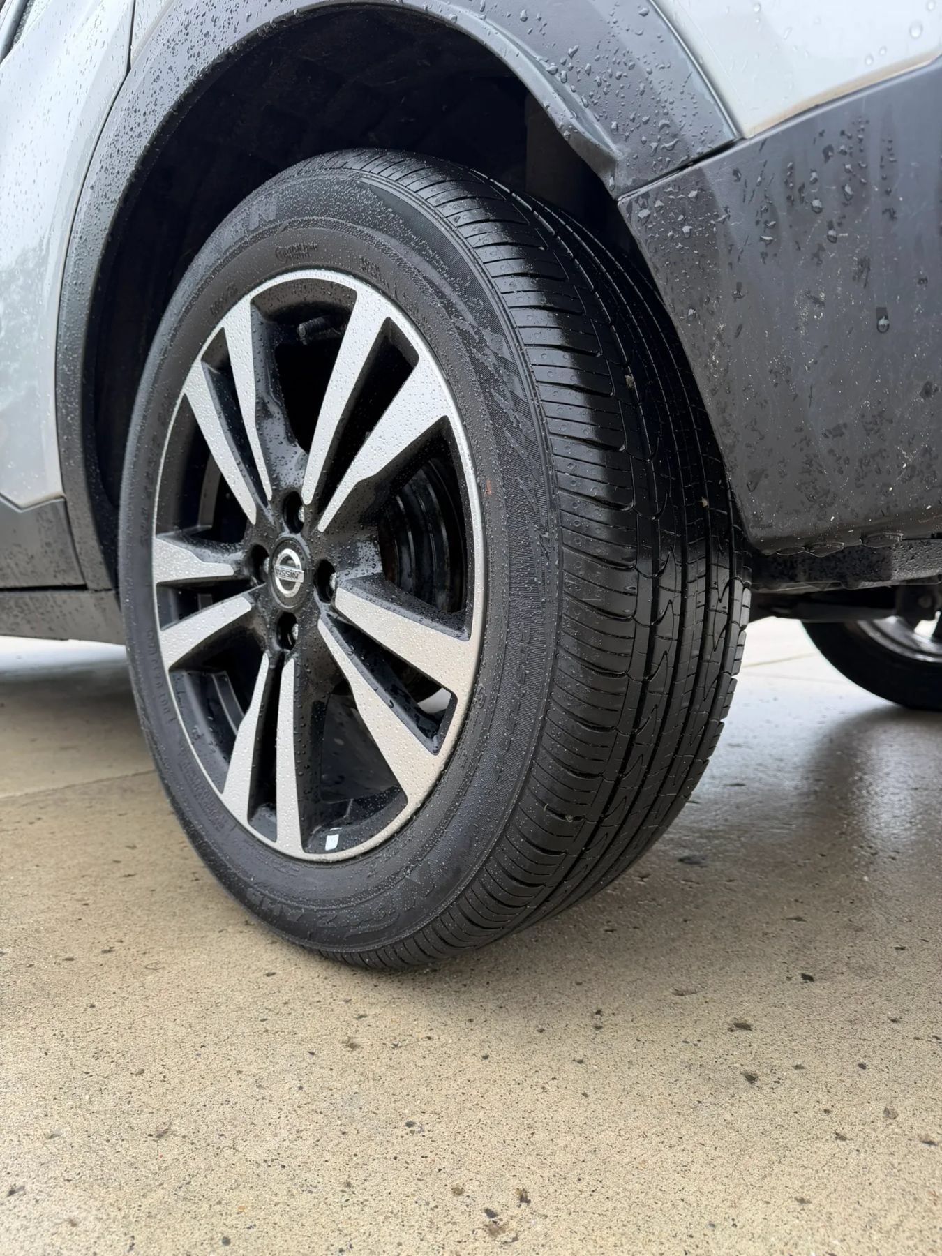 Used 2019 Nissan Kicks SV FWD image 9