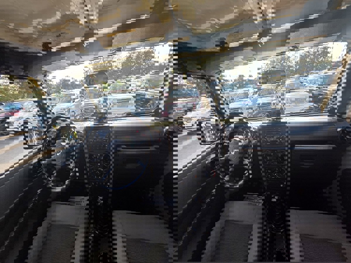 Used 2010 Jeep Wrangler Unlimited Rubicon image 11