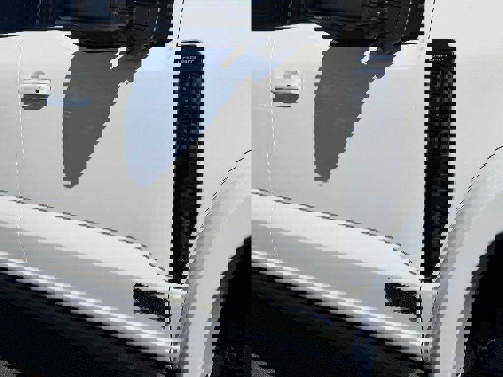 New 2026 Ford F250 Lariat w/ Black Appearance Package image 19