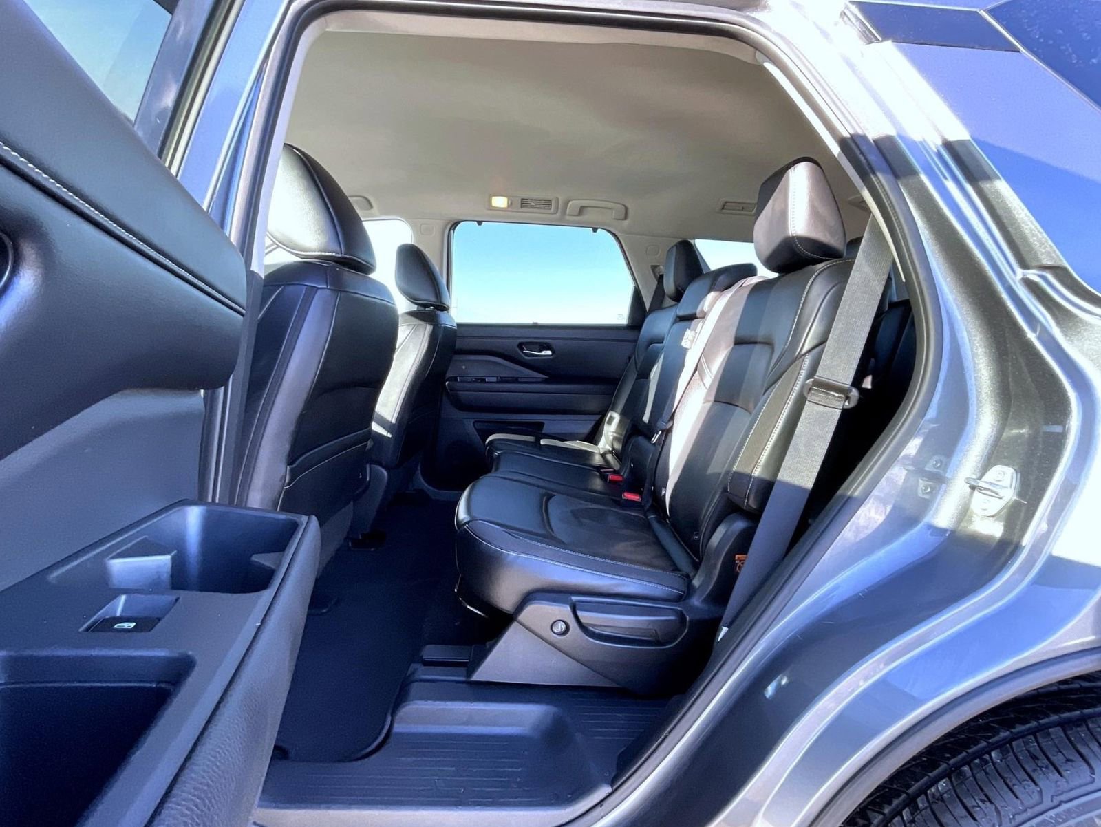 Used 2024 Nissan Pathfinder SL image 22