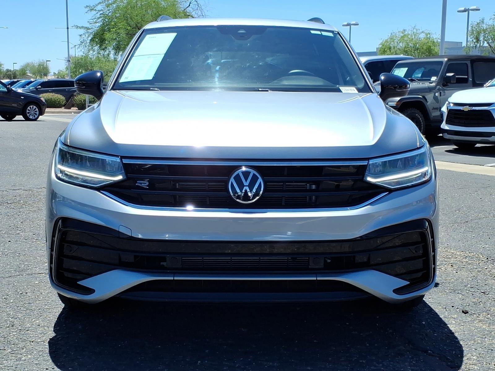Certified 2024 Volkswagen Tiguan SE R-Line FWD image 2