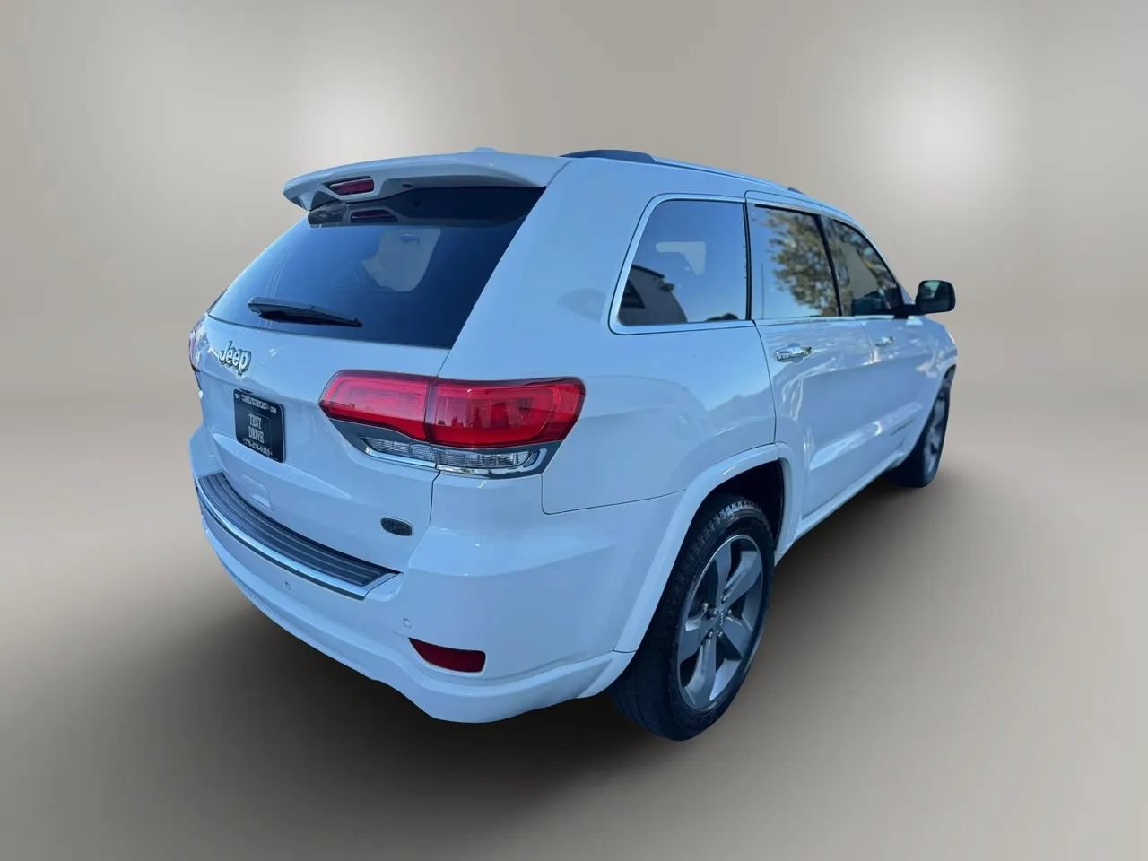 Used 2015 Jeep Grand Cherokee Overland RWD image 9