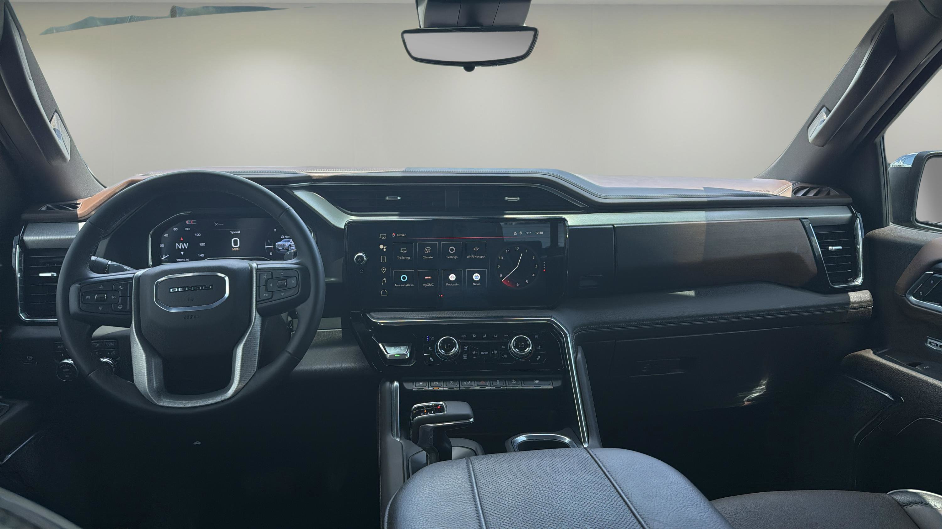 Used 2024 GMC Sierra 1500 Denali w/ Denali Reserve Package image 9