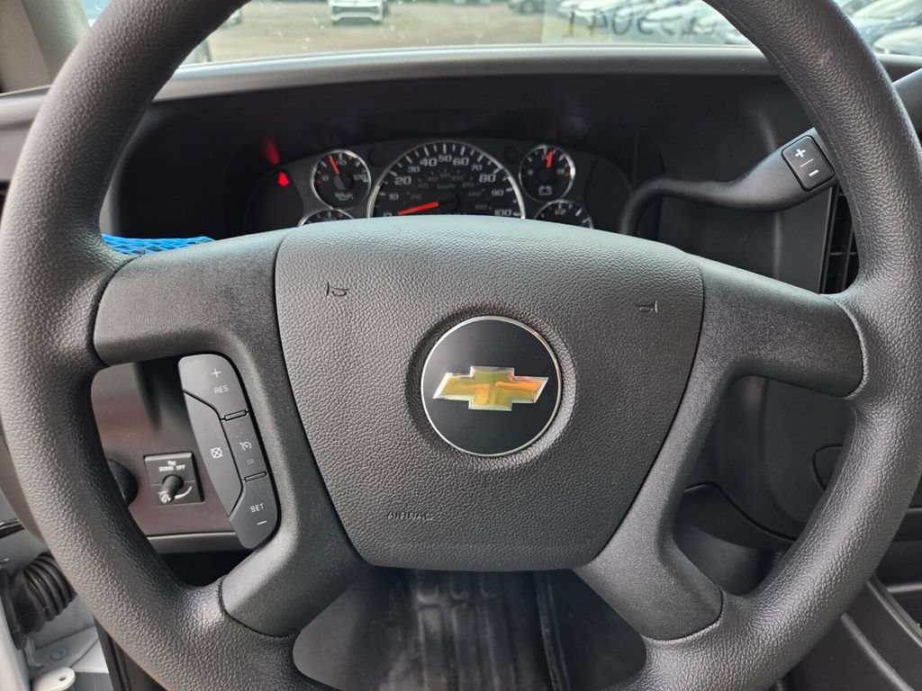 New 2026 Chevrolet Express 3500 RWD image 10