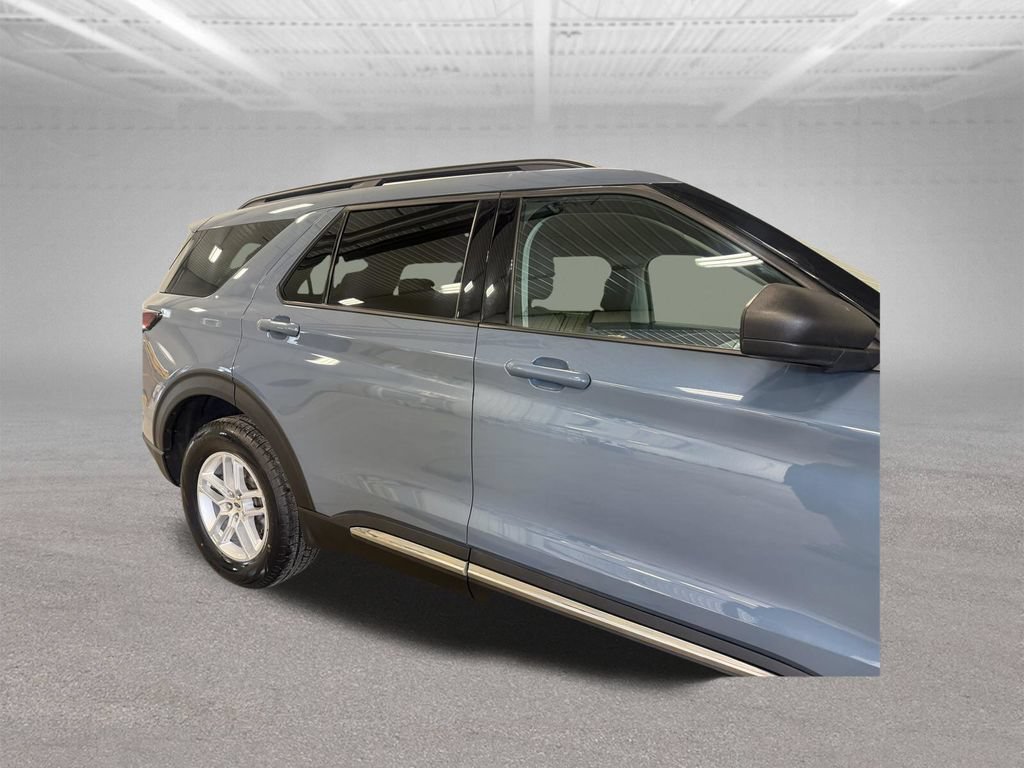 Used 2025 Ford Explorer Active AWD/4WD image 13