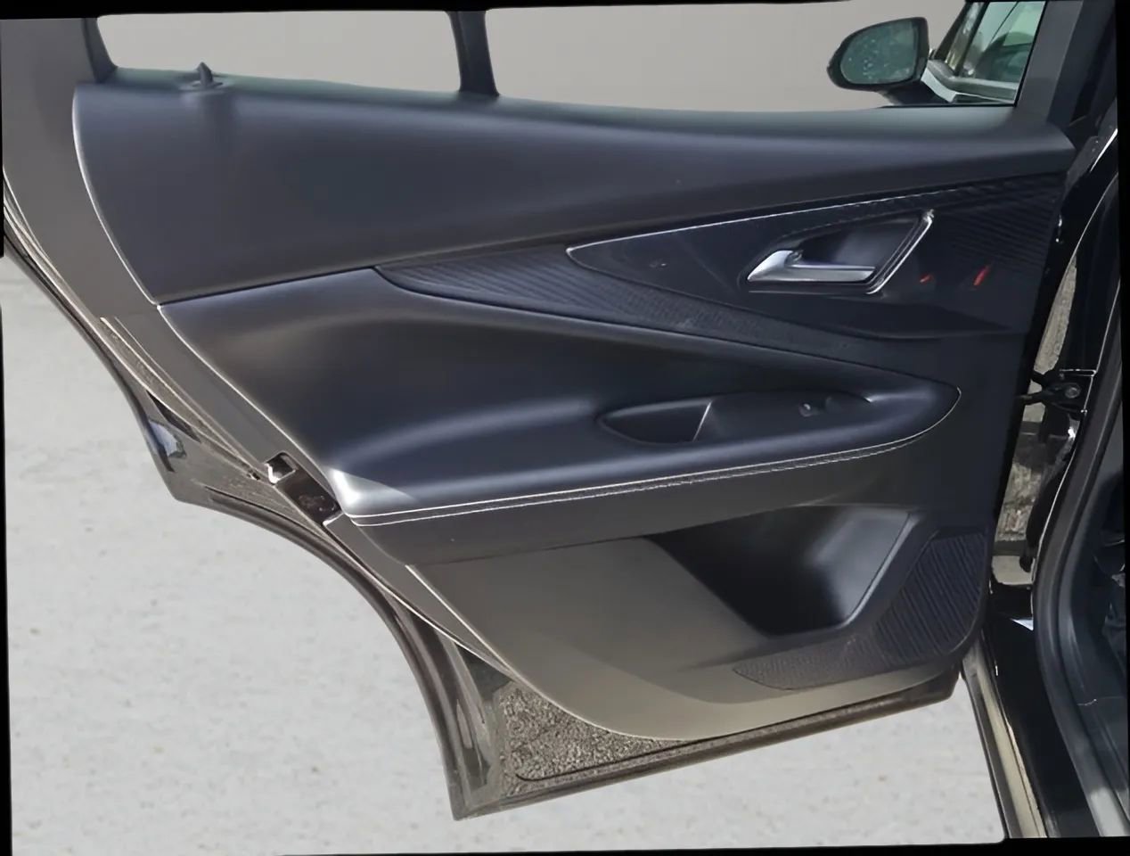 Used 2024 Chevrolet Blazer EV LT image 13