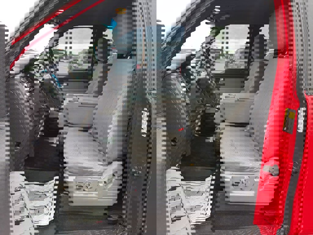 Used 2012 Ford F150 XLT w/ XLT Chrome Pkg image 17