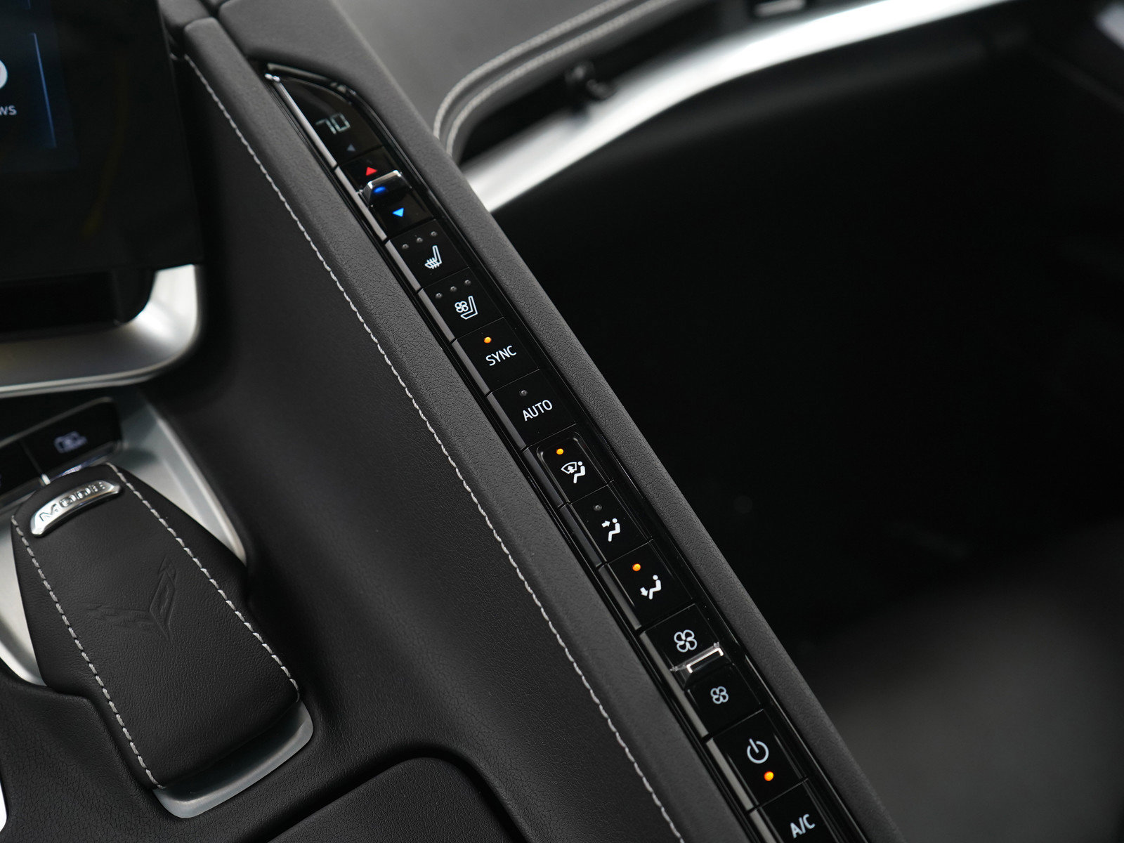 Used 2025 Chevrolet Corvette Stingray w/ Z51 Performance Package image 17