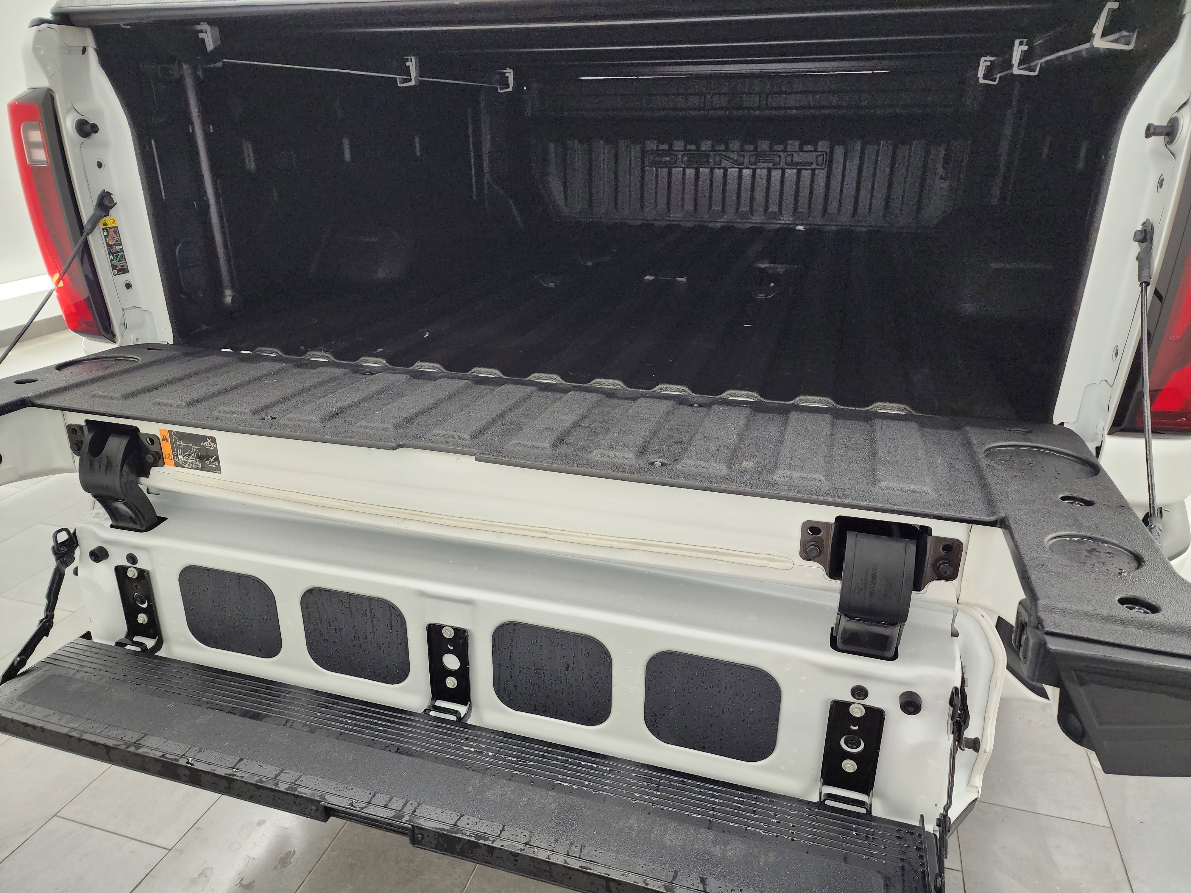 Used 2024 GMC Sierra 2500 Denali w/ Denali Reserve Package image 37