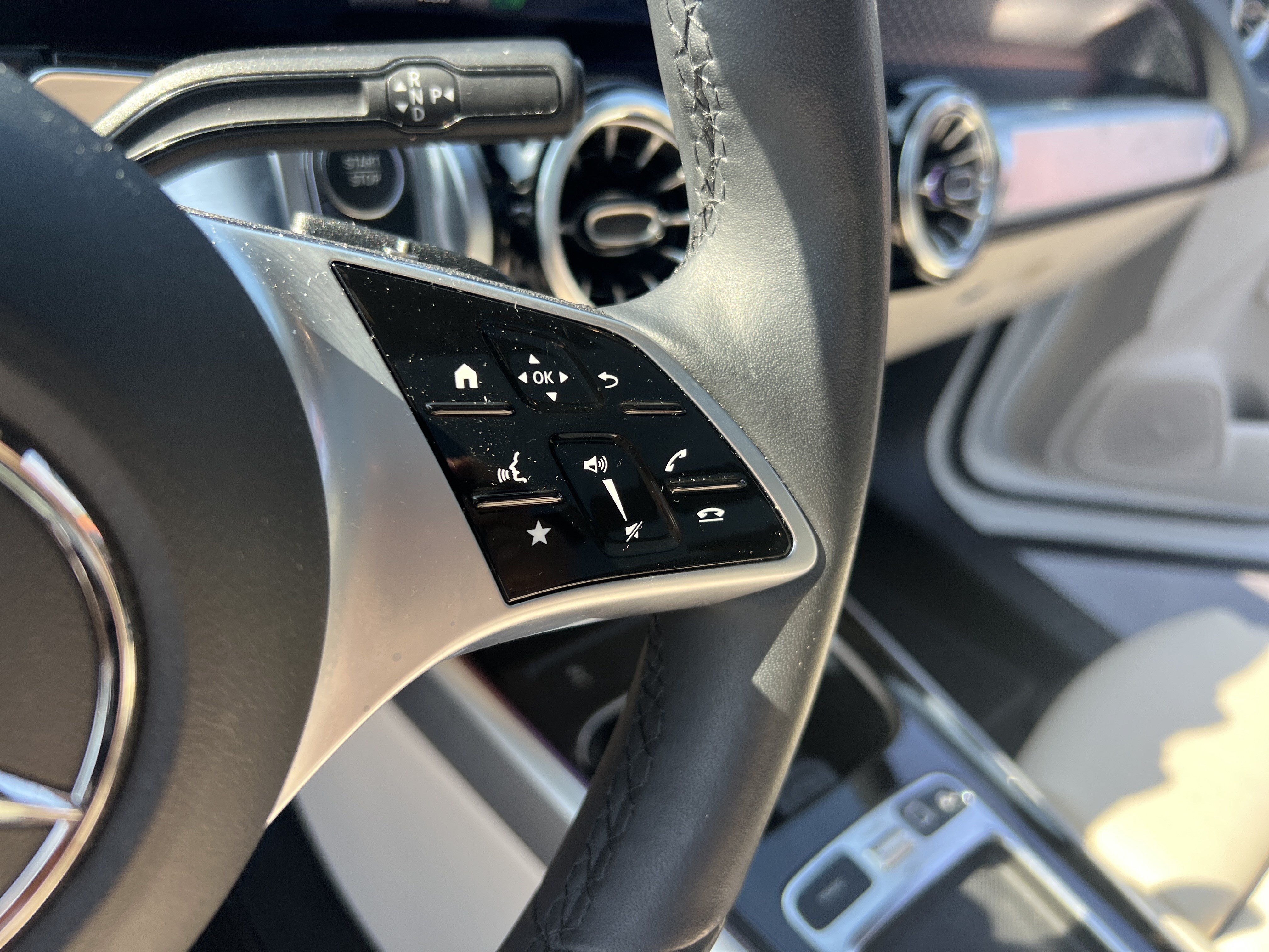 Certified 2025 Mercedes-Benz EQB 300 4MATIC image 18