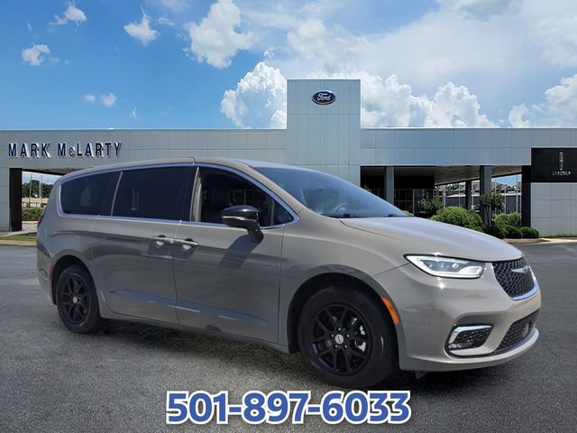 Used 2025 Chrysler Pacifica Select FWD image 7