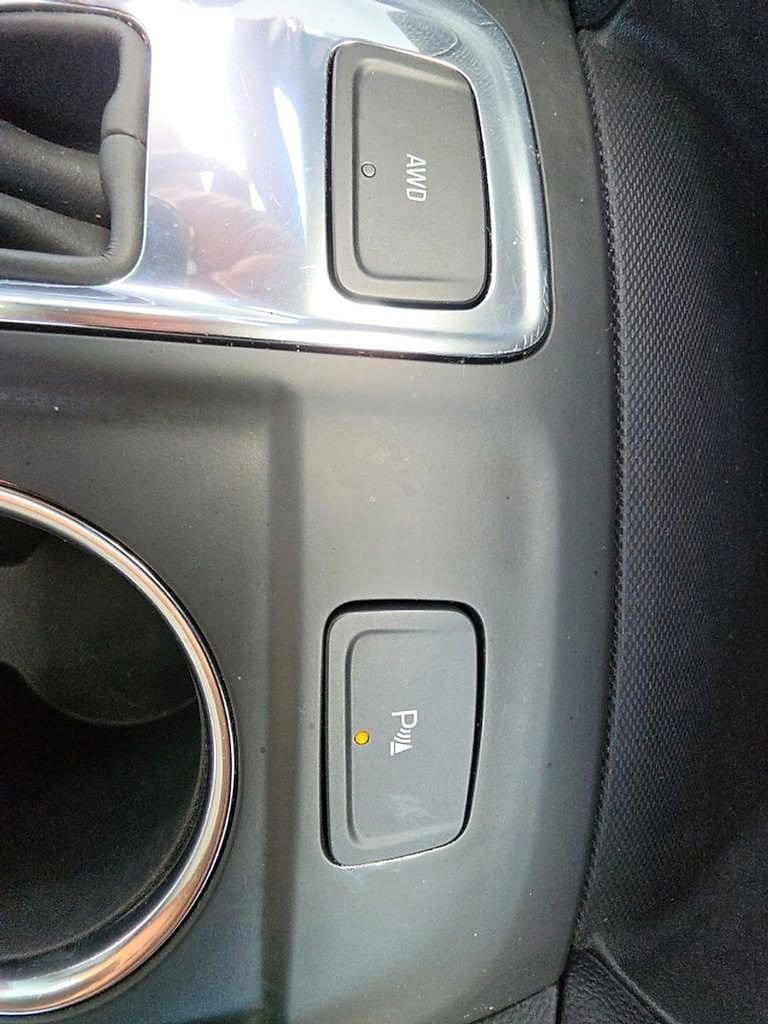 Used 2023 Chevrolet Equinox LT AWD/4WD image 17