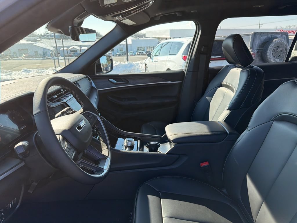 New 2025 Jeep Grand Cherokee L Limited AWD/4WD image 6