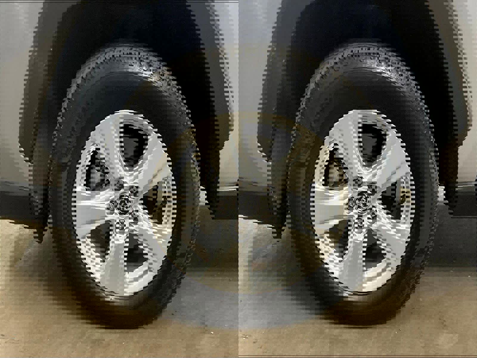 Used 2020 Toyota RAV4 XLE w/ Convenience Package image 11