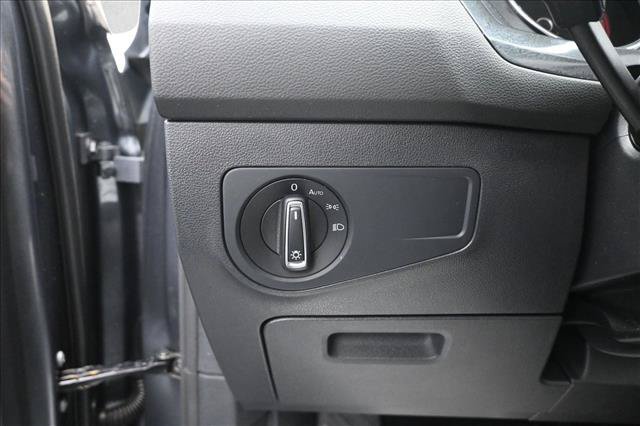 Used 2018 Volkswagen Tiguan SE FWD image 19