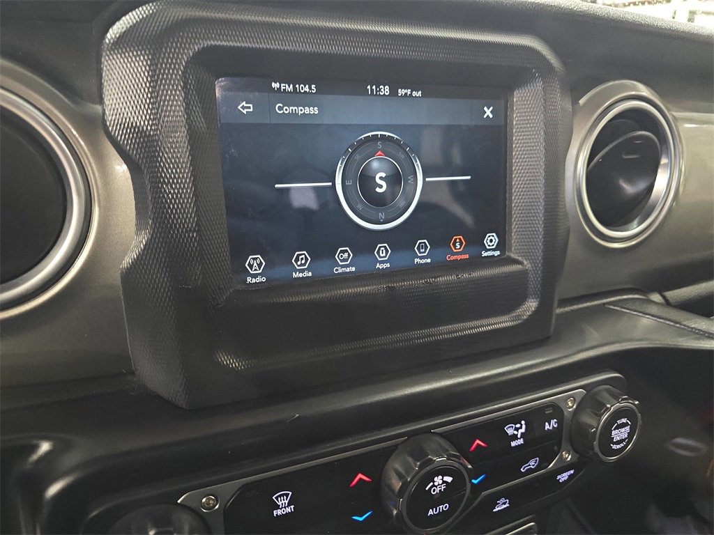 Used 2020 Jeep Gladiator Overland w/ Trailer Tow Package image 23