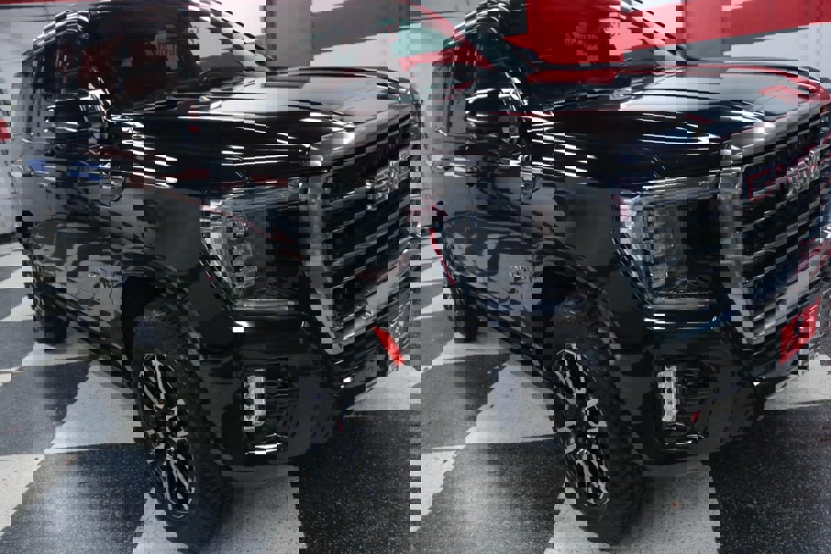 Used 2022 GMC Yukon AT4 image 36