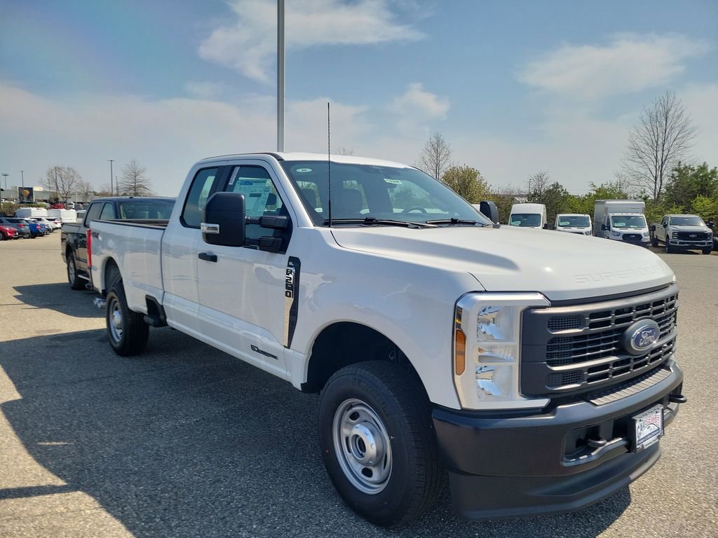 New 2025 Ford F250 XL w/ F-250 >10K GVWR Package