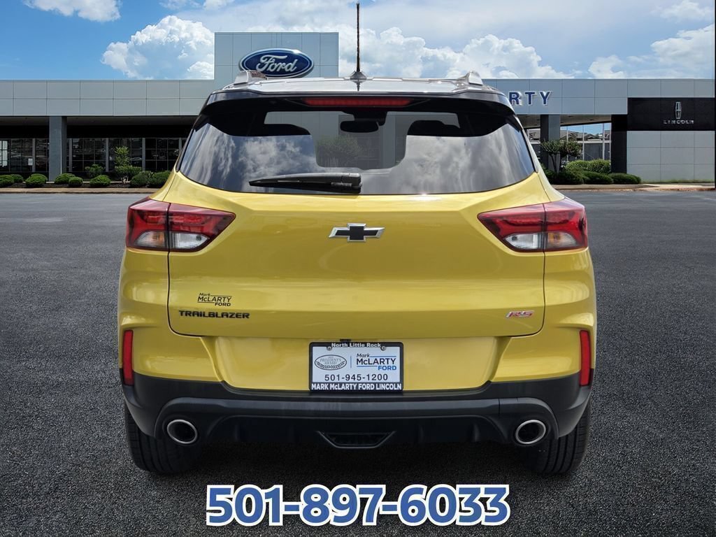 Used 2023 Chevrolet TrailBlazer RS w/ Sun and Liftgate Package FWD image 4