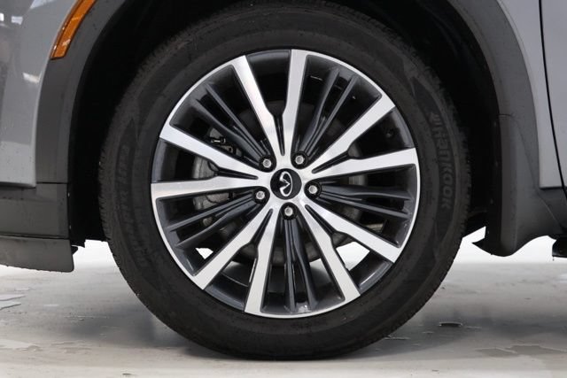 Used 2023 INFINITI QX60 Sensory AWD/4WD image 9