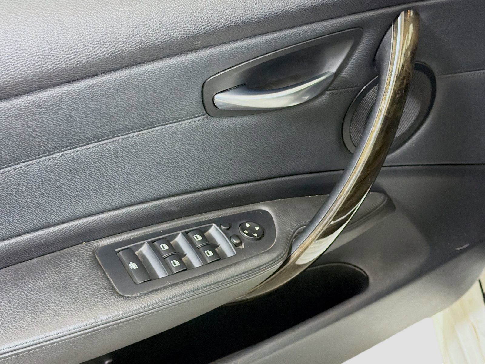 Used 2010 BMW 135i Convertible image 19