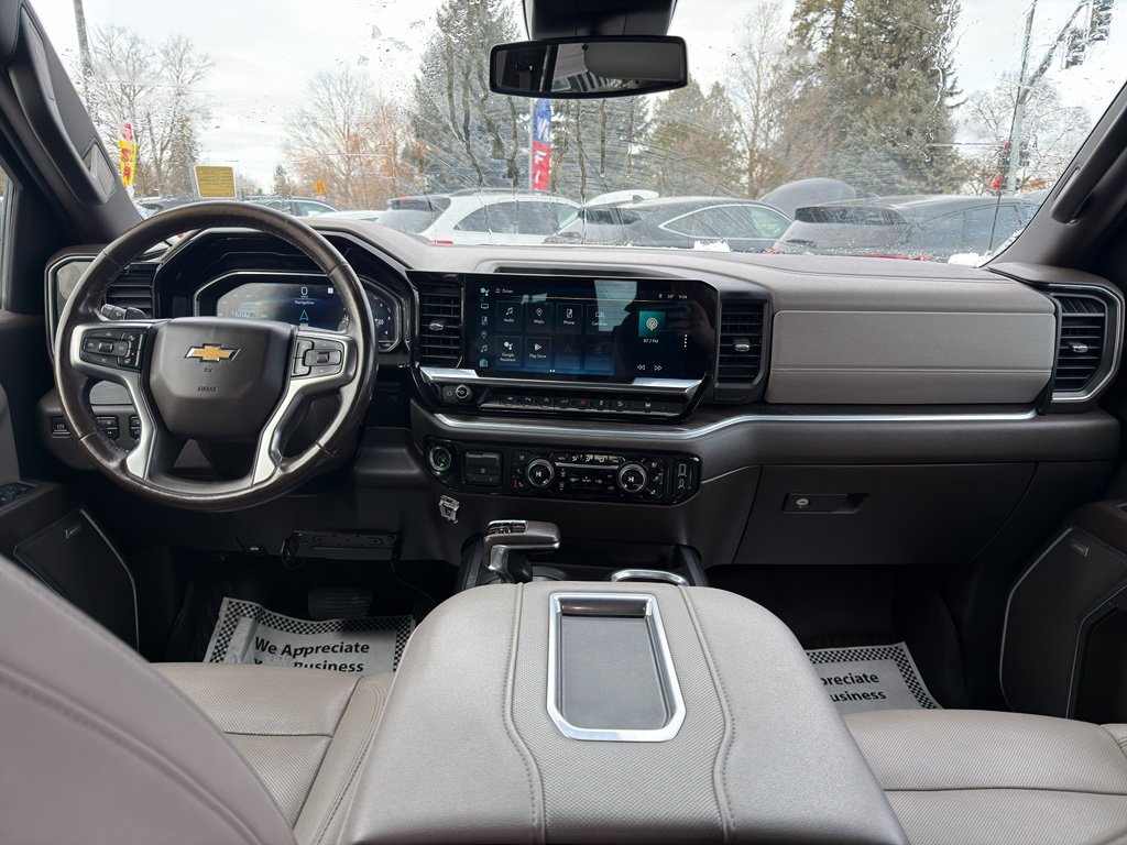 Used 2022 Chevrolet Silverado 1500 LTZ AWD/4WD image 17