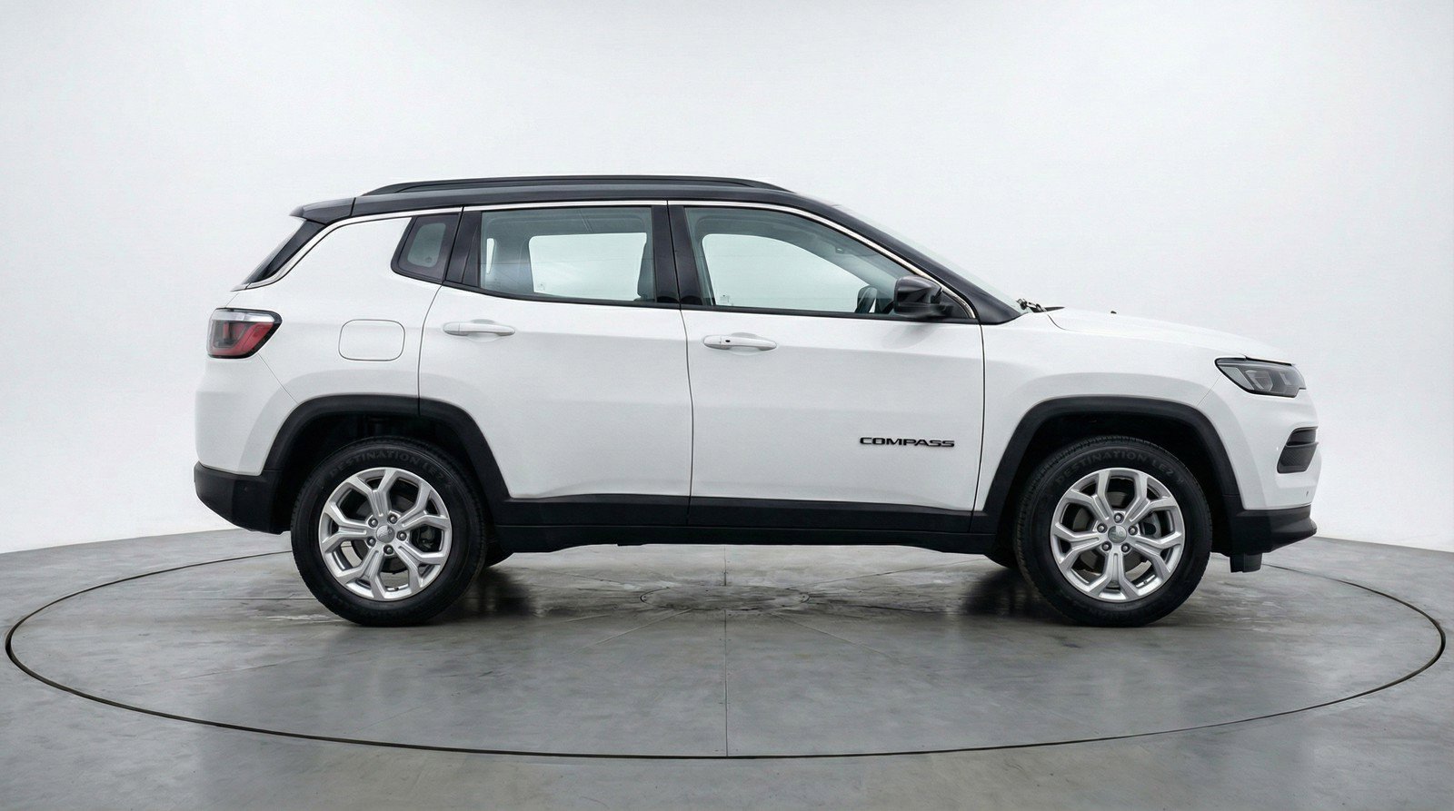 Used 2025 Jeep Compass Latitude AWD/4WD image 11