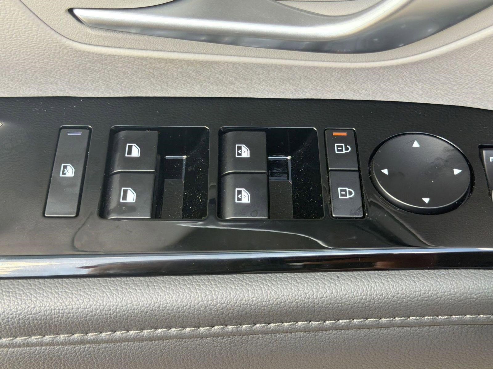 Certified 2025 Hyundai Tucson Limited AWD/4WD image 12