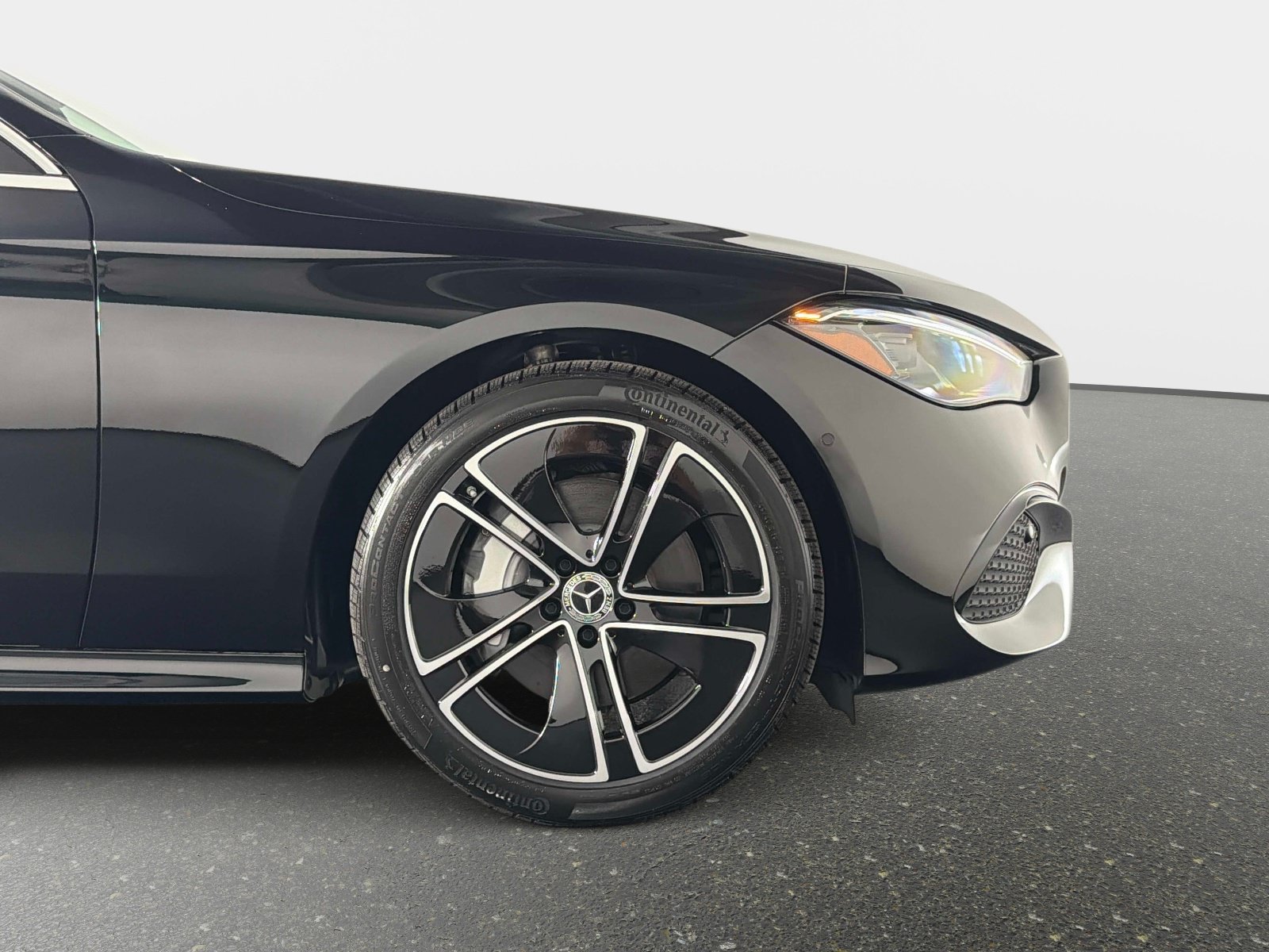 Used 2024 Mercedes-Benz CLE 300 4MATIC Coupe image 21