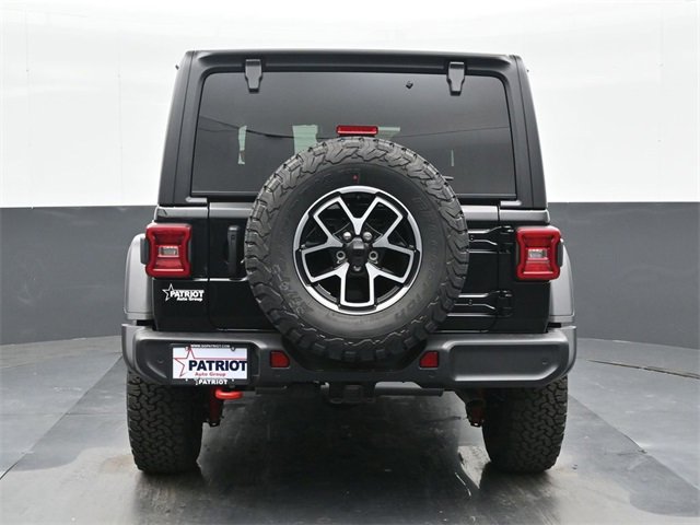 Used 2024 Jeep Wrangler Unlimited Rubicon w/ Technology Group image 3