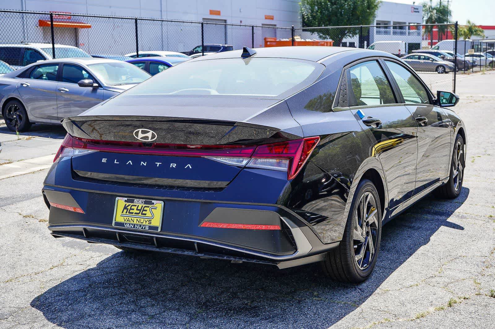 New 2026 Hyundai Elantra N Line FWD image 4