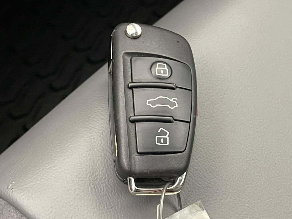 Certified 2025 Audi Q3 2.0T Premium w/ Convenience Package AWD/4WD image 41
