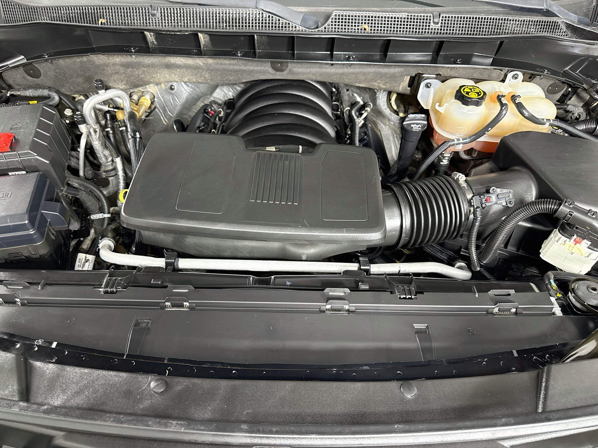 Used 2023 Chevrolet Suburban LS RWD image 32