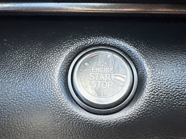 Used 2025 Hyundai Elantra Sport image 32