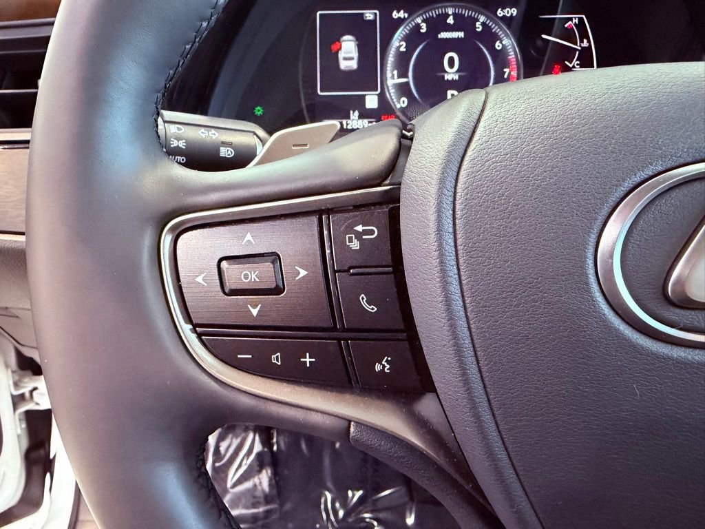 Certified 2023 Lexus ES 350 w/ Premium Package image 20