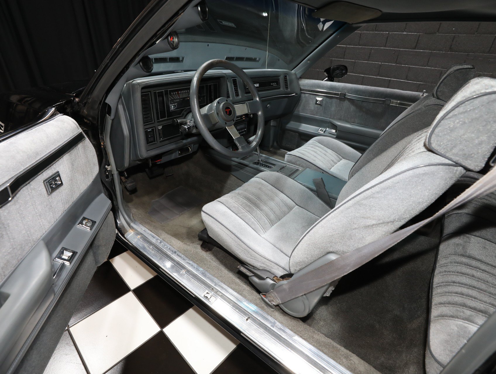 Used 1987 Buick Regal Coupe RWD image 3