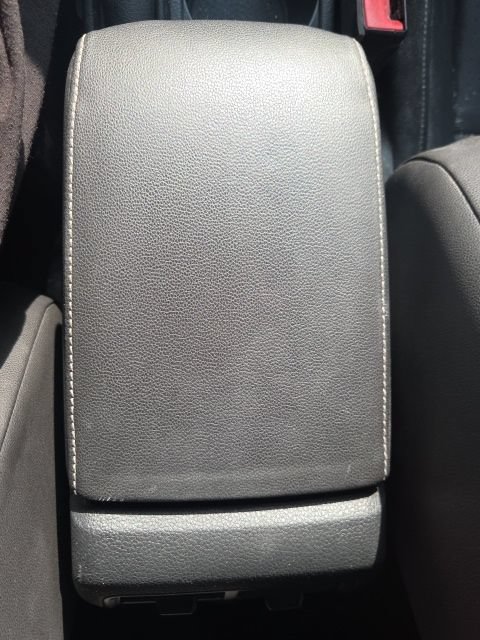 Used 2015 Volkswagen Golf S FWD image 32