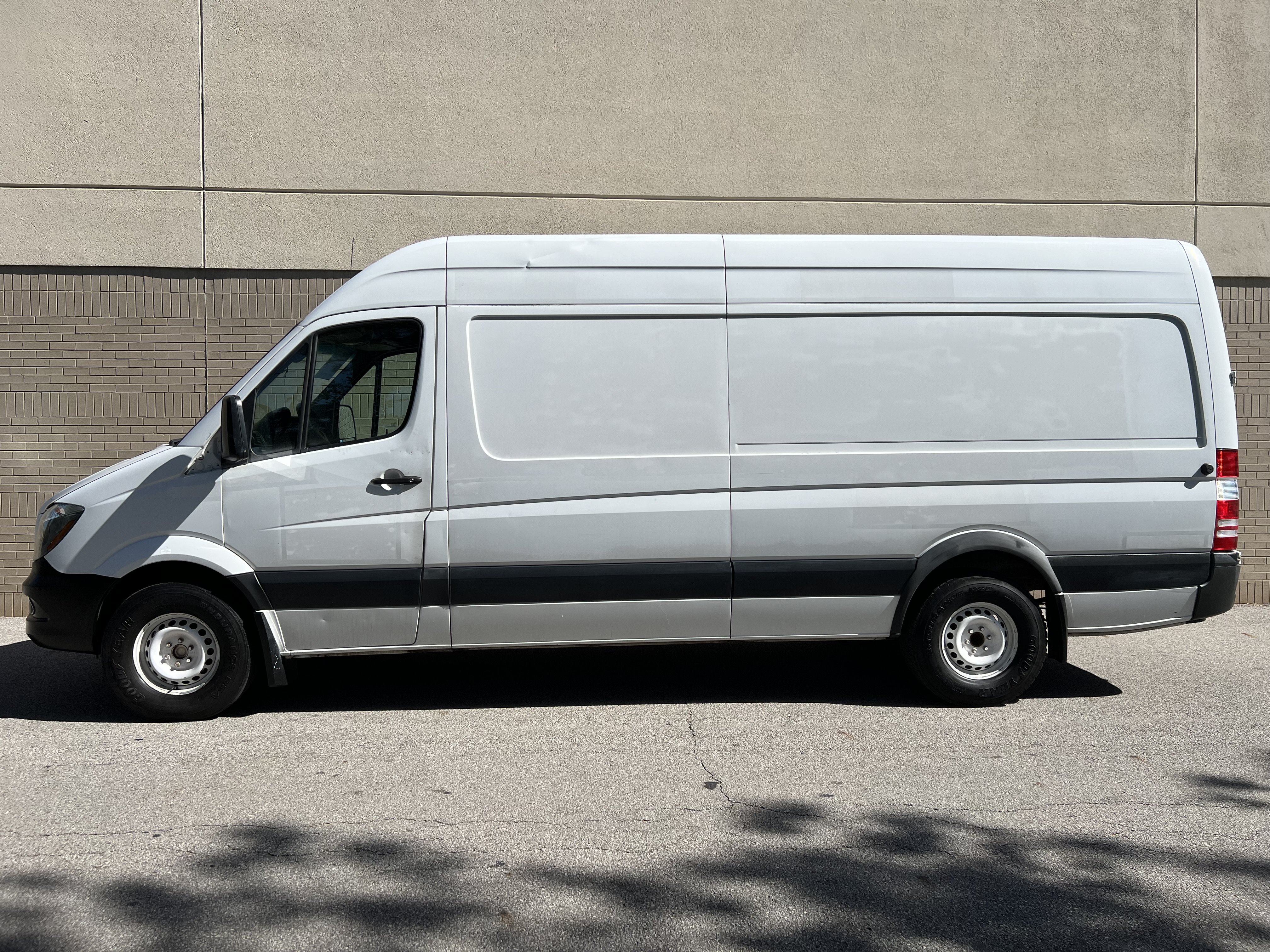 Used 2016 Mercedes-Benz Sprinter 2500 image 3