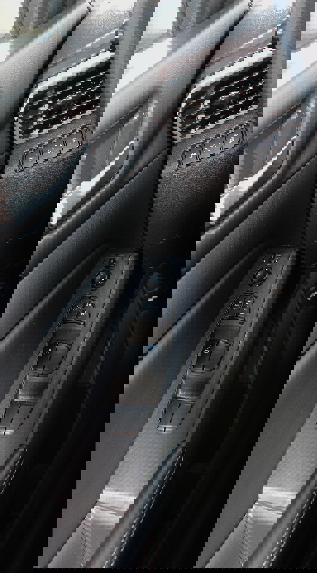 Used 2024 Nissan Altima 2.5 SV image 13