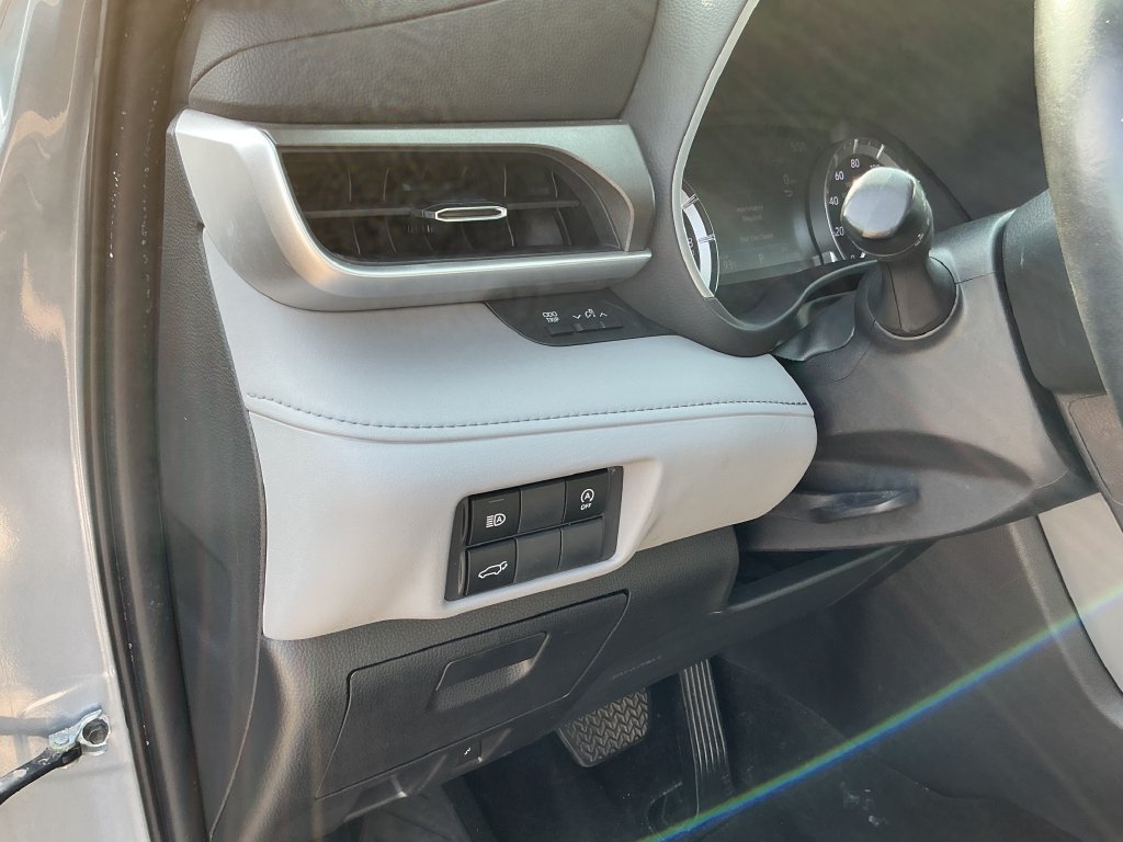 Used 2023 Toyota Highlander XLE FWD image 35