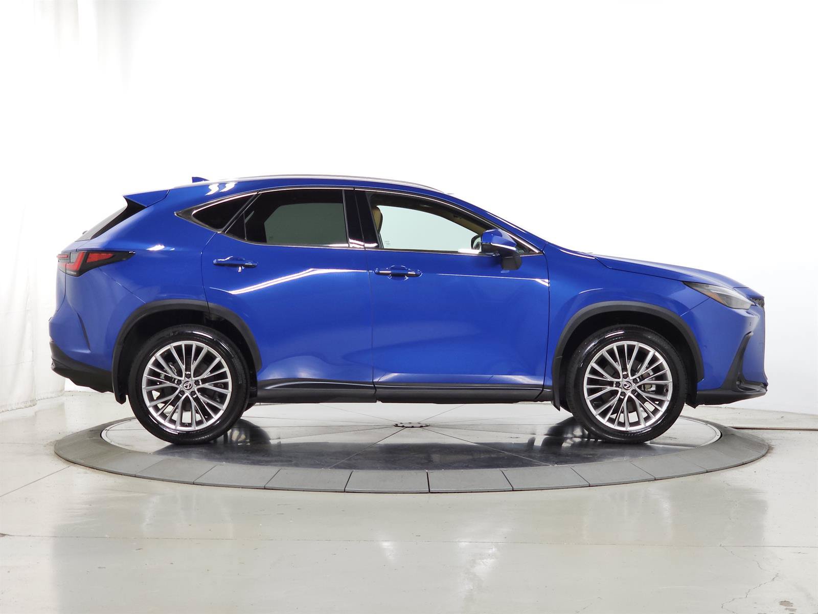 Certified 2025 Lexus NX 350 AWD w/ Accessory Package (2T) image 12