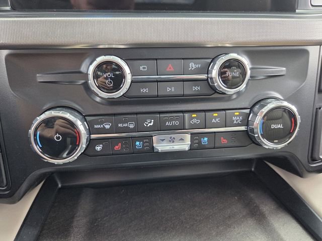 New 2026 Ford F250 Platinum w/ Platinum Plus Package image 32