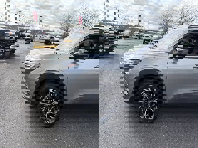 New 2026 Chevrolet Trax RS w/ Sunroof Package image 8