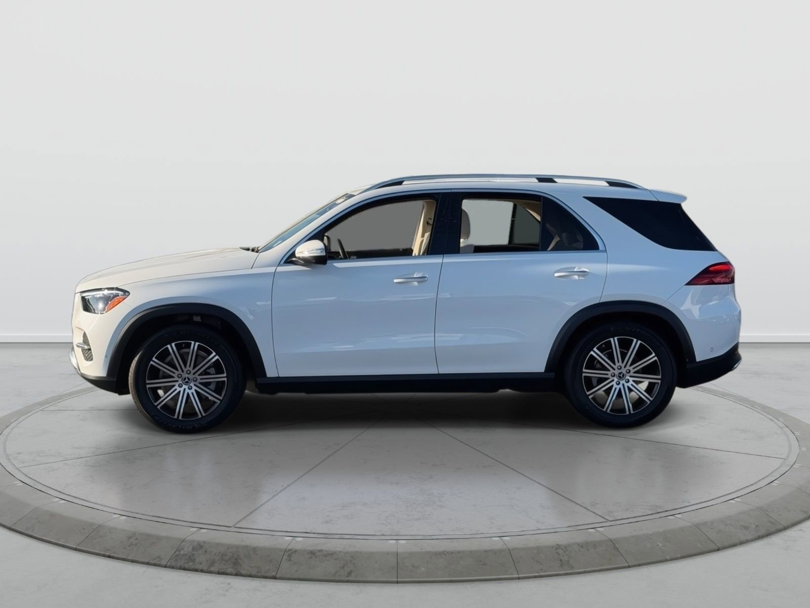 Used 2024 Mercedes-Benz GLE 350 4MATIC image 4