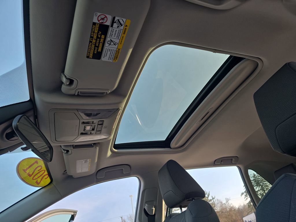 Used 2021 Toyota RAV4 XLE image 31